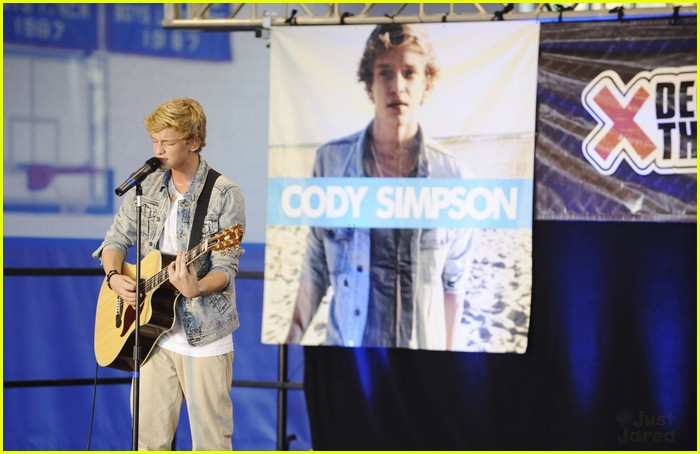 Cody Simpson on 'Extreme Makeover: Home Edition' -- First Look!