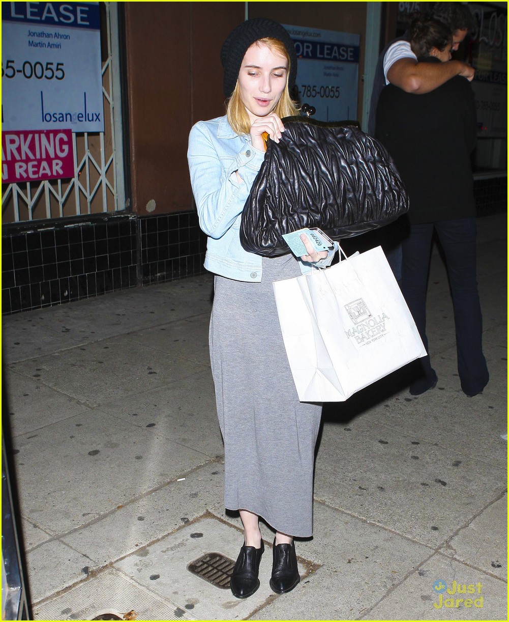 Emma Roberts: Magnolia Bakery Beauty