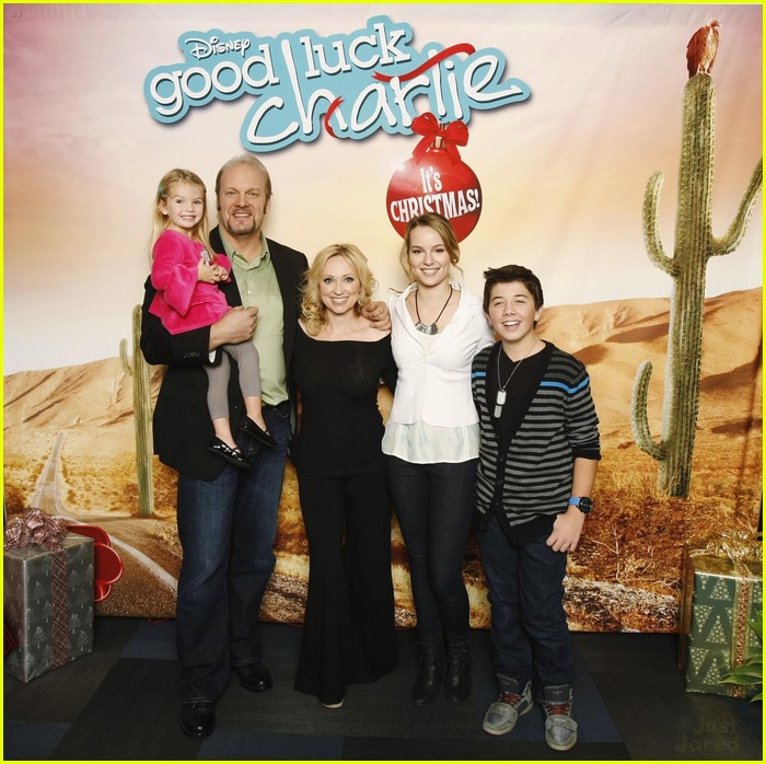 Bridgit Mendler: Radio Disney with Mia Talerico!