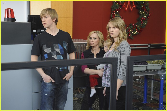 'Good Luck Charlie, It's Christmas': More Pics & Clips!