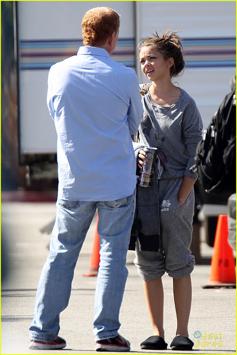 Sarah Hyland Wears Mickey to 'Modern Family' Set