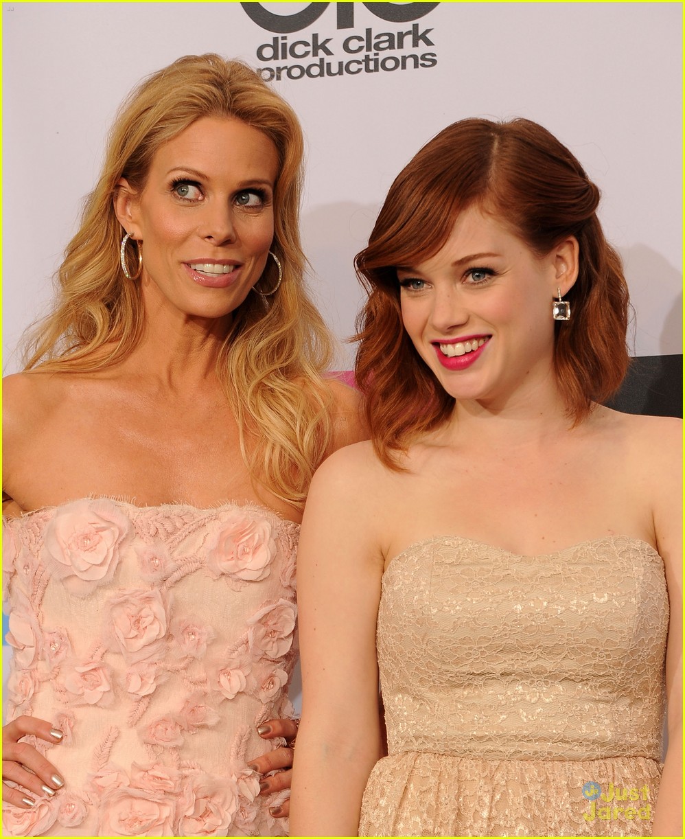 Jane Levy: American Music Awards 2011