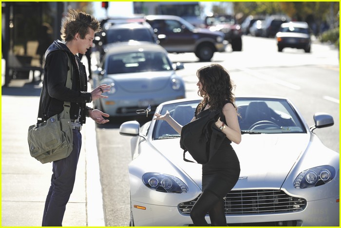 Erica Dasher: 'Jane By Design' Pilot Pics!