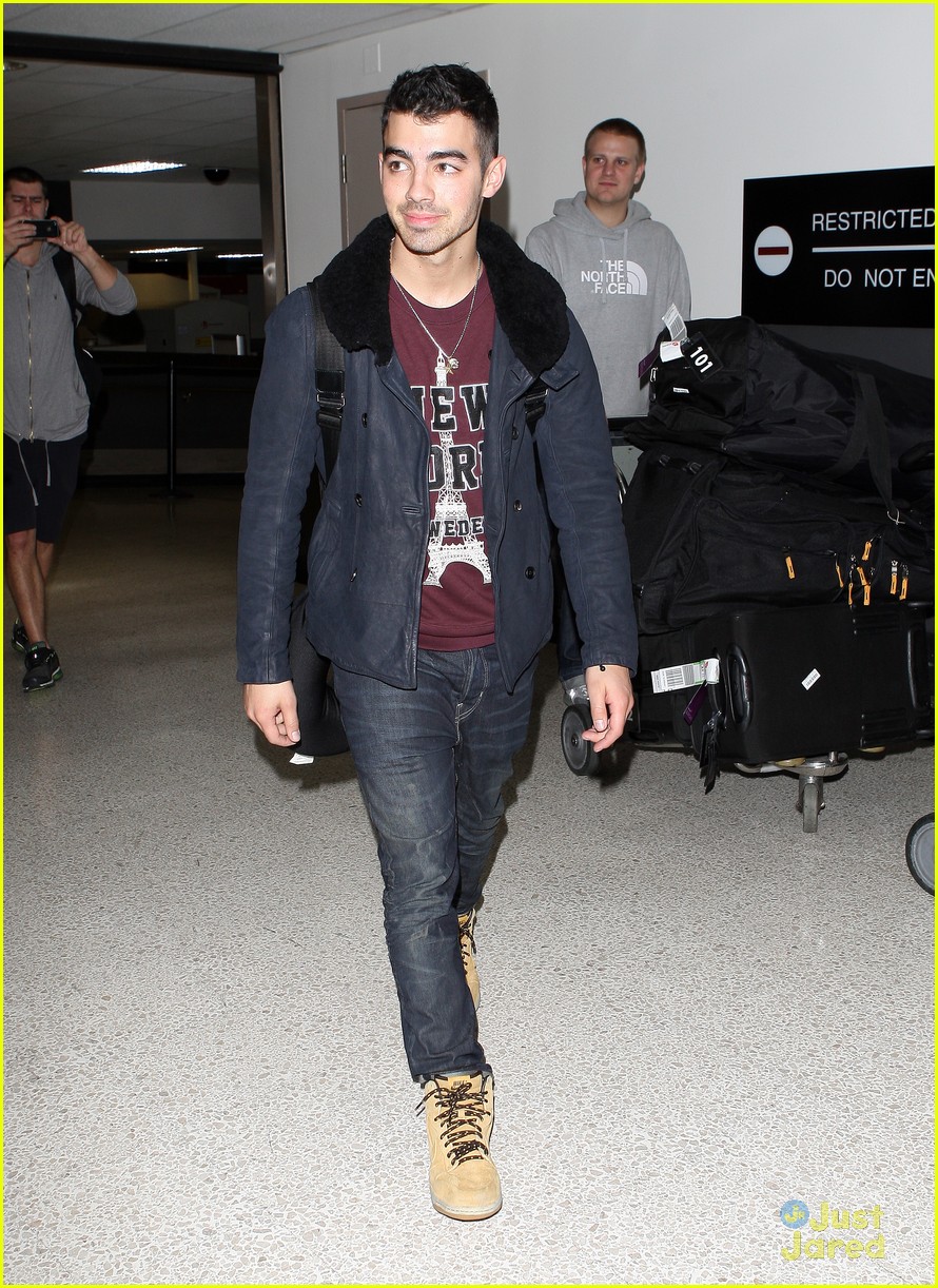 Nick Jonas Picks Up Joe at LAX