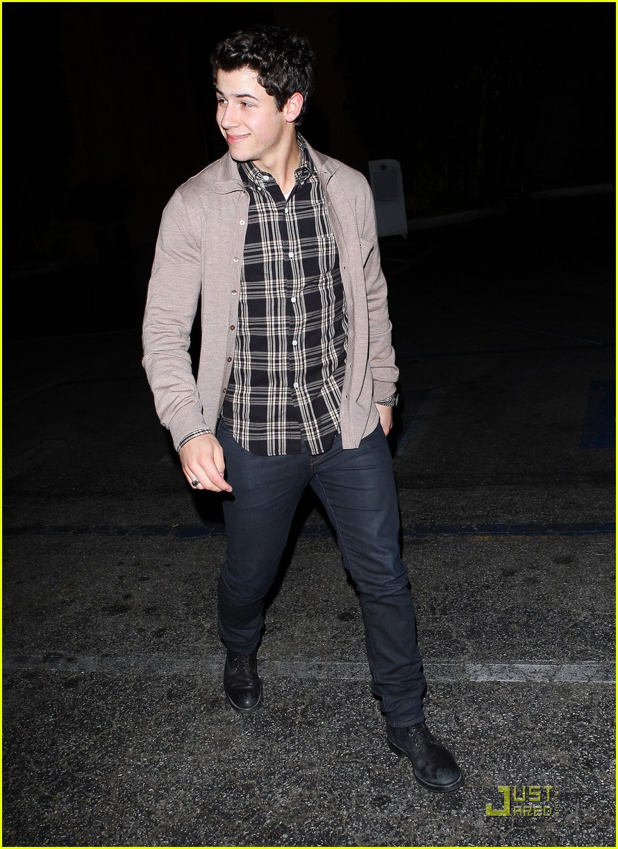 Nick Jonas: Fogo de Chao Fan!