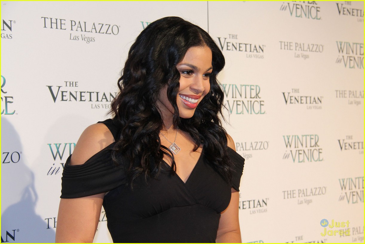 Jordin Sparks Opens Winter in Venice