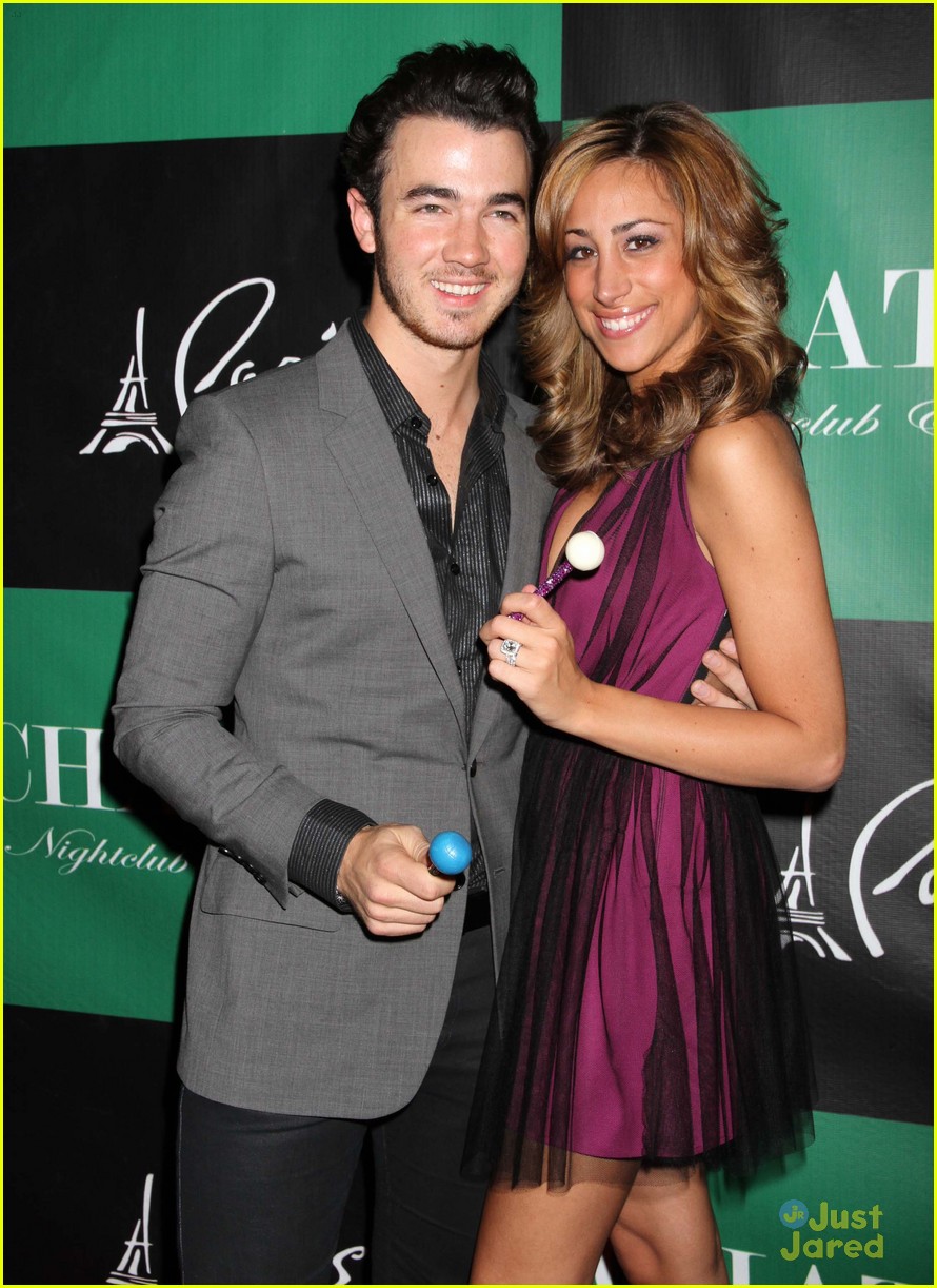 Kevin Jonas: Birthday Bash in Vegas with Danielle & Joe!