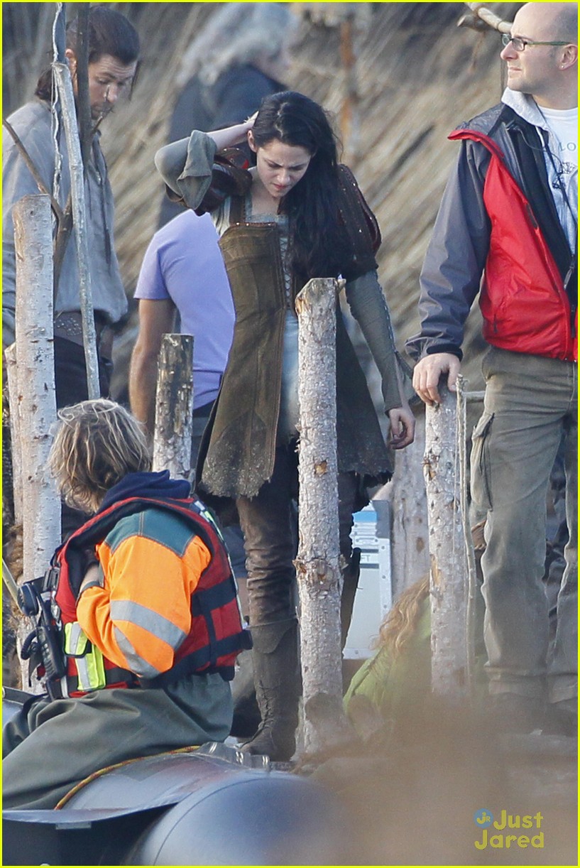 Kristen Stewart: 'Snow White & The Huntsman' Teaser Trailer!