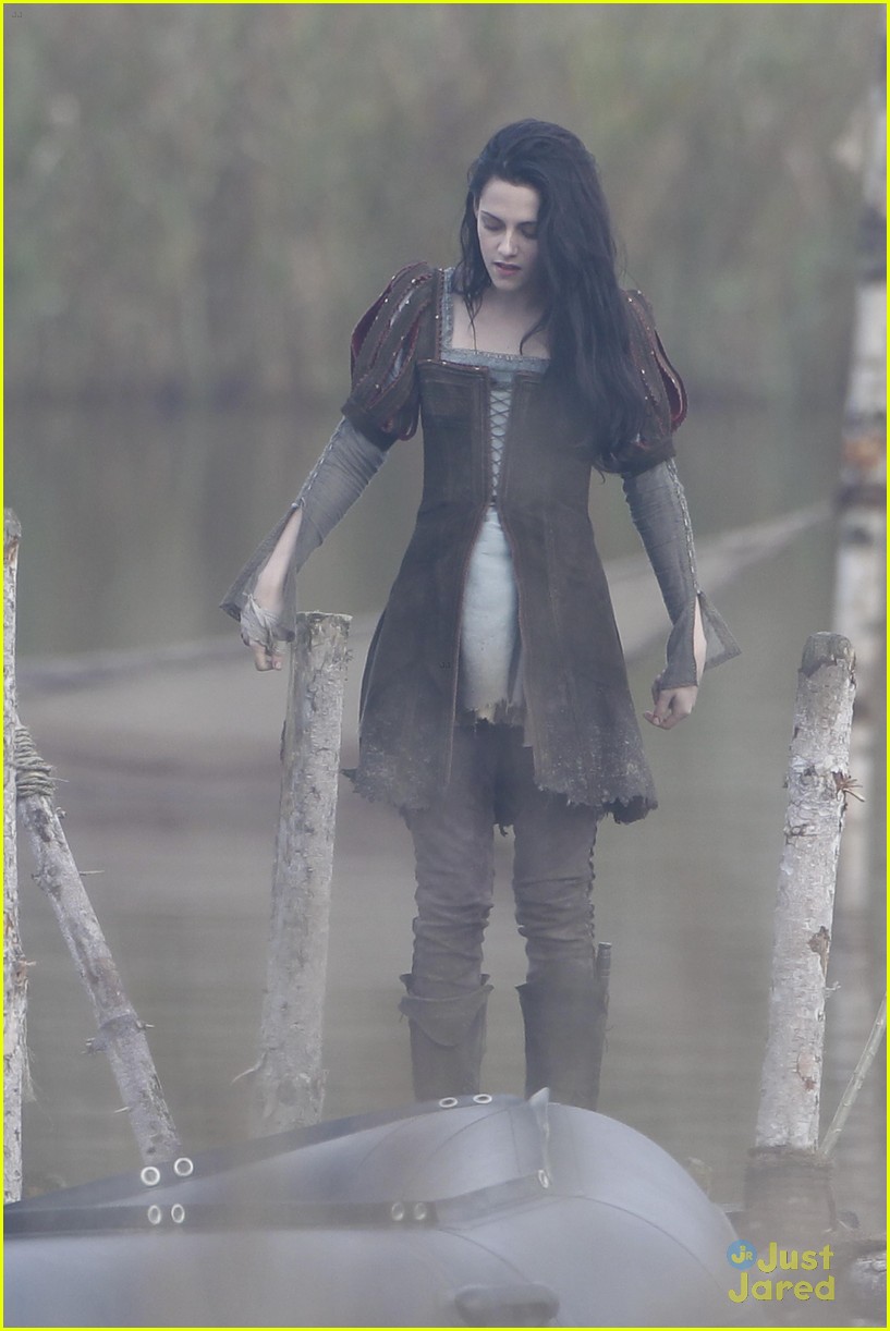 Kristen Stewart: 'Snow White & The Huntsman' Teaser Trailer!