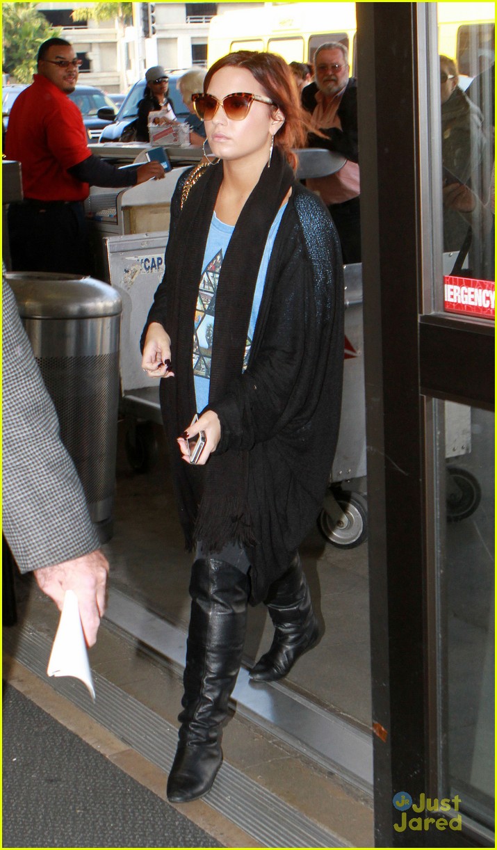 Demi Lovato: Departing for Detroit!