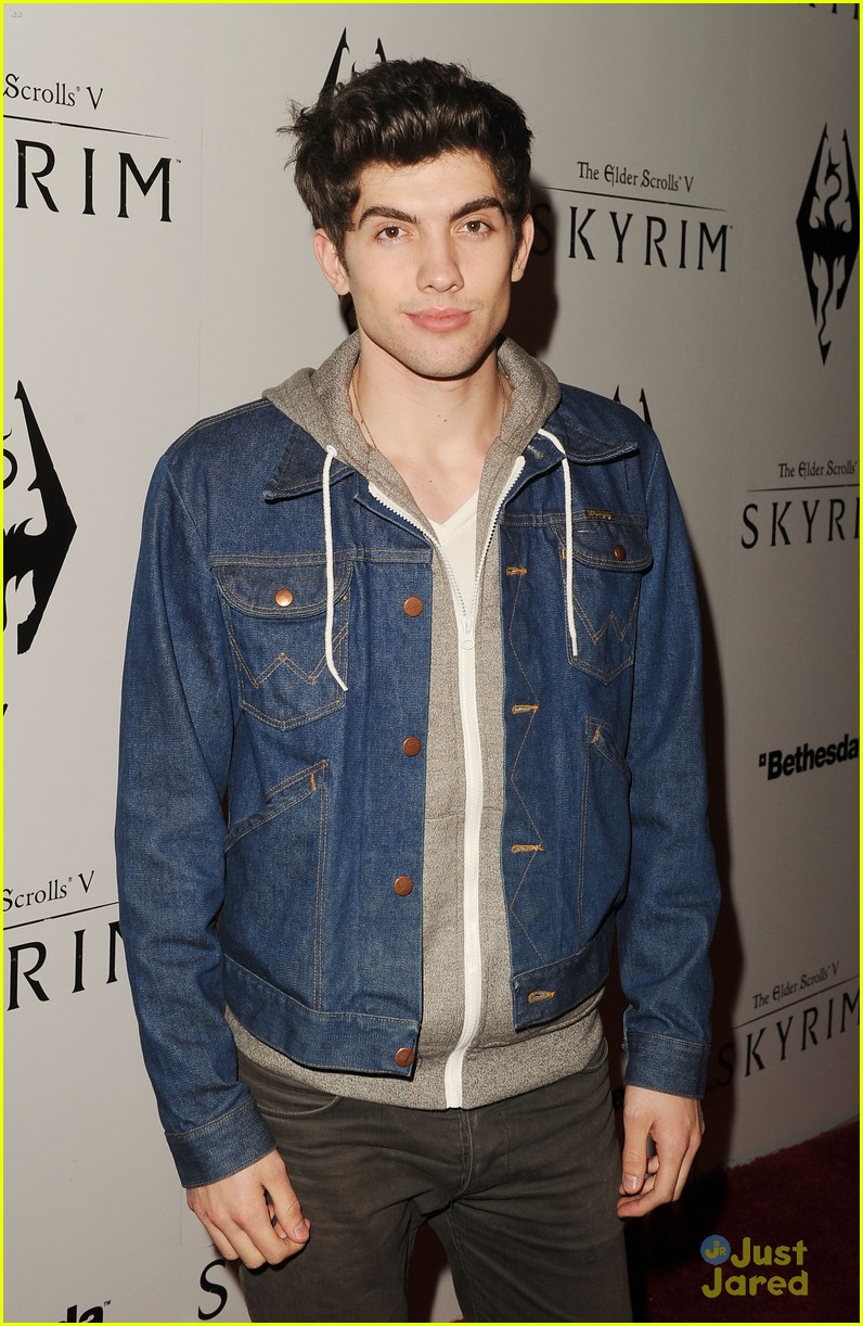 Alexander Ludwig & Carter Jenkins: 'Elder Scrolls' Launch