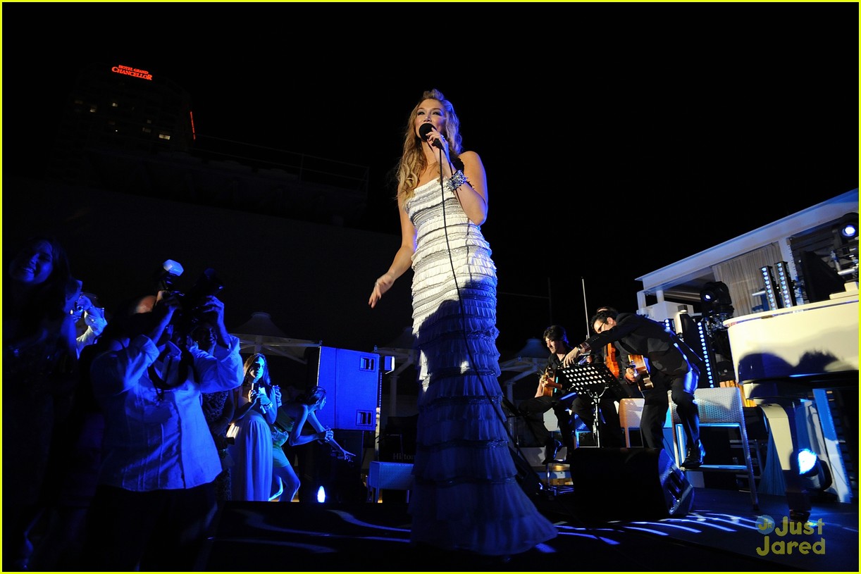 Nick Jonas & Delta Goodrem: Sydney Sweeties
