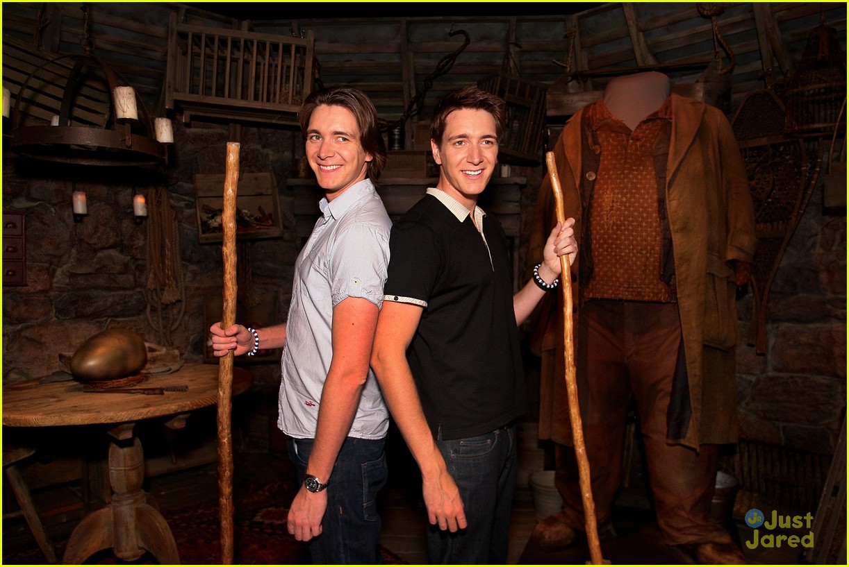 James & Oliver Phelps: Broom Brothers!
