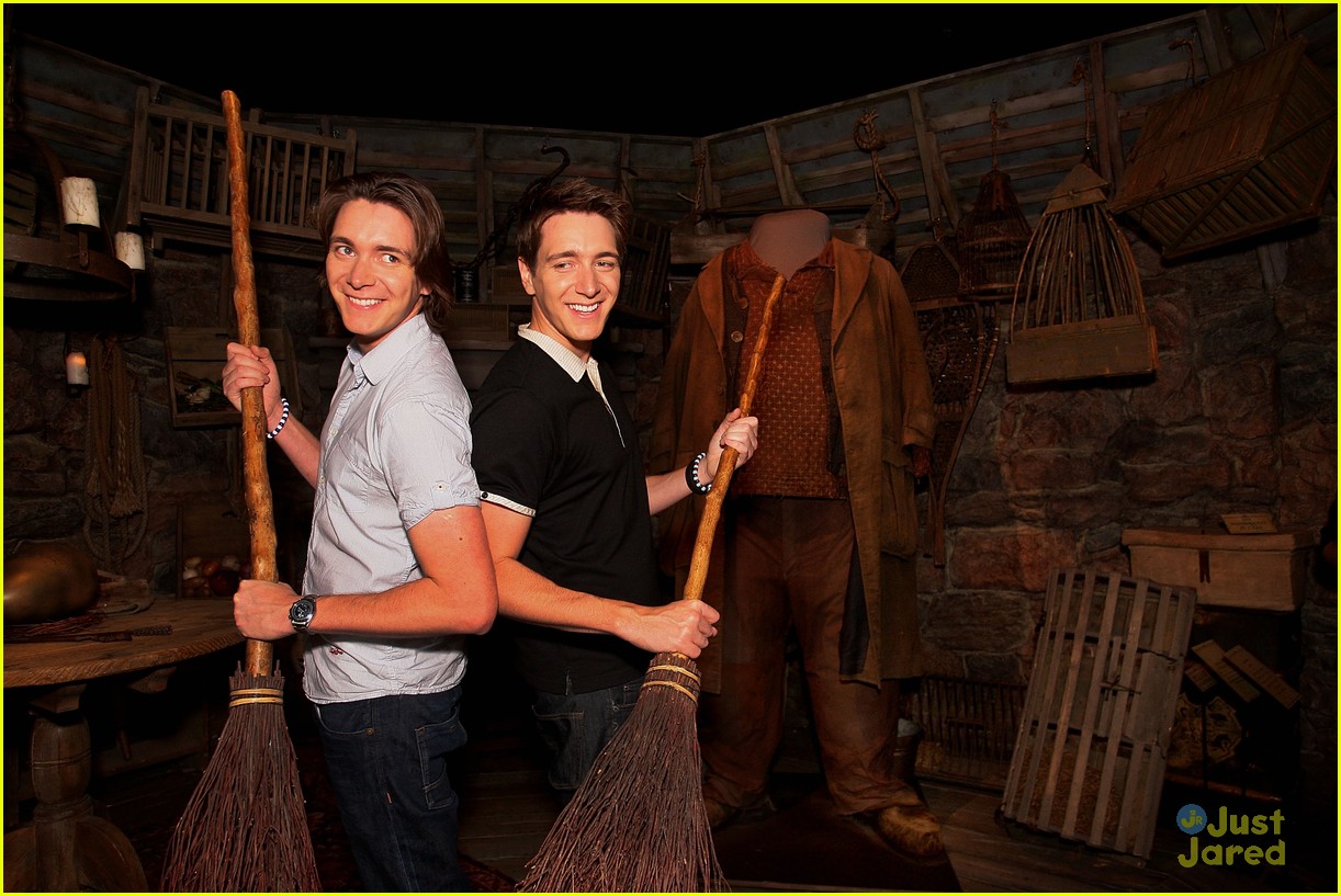 James & Oliver Phelps: Broom Brothers!