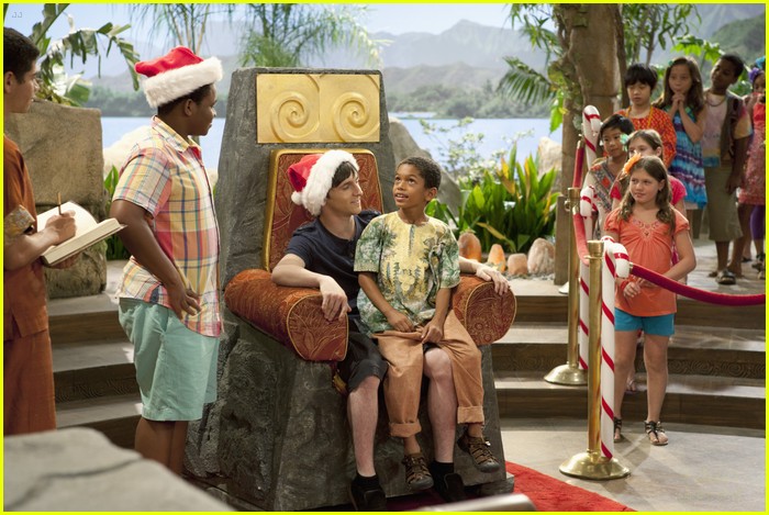 Mitchel Musso & Kelsey Chow: Mistletoe Mates