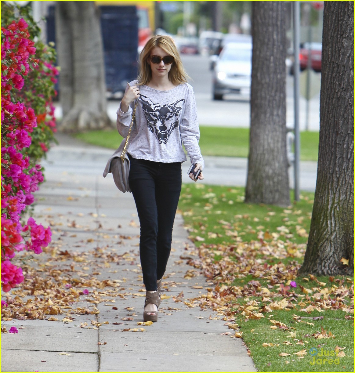 Emma Roberts & Chord Overstreet: Breakfast Break!
