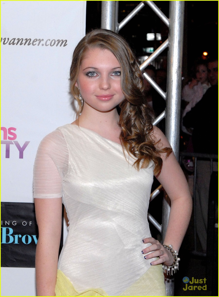 Sammi Hanratty: 'The Greening of Whitney Brown' Premiere