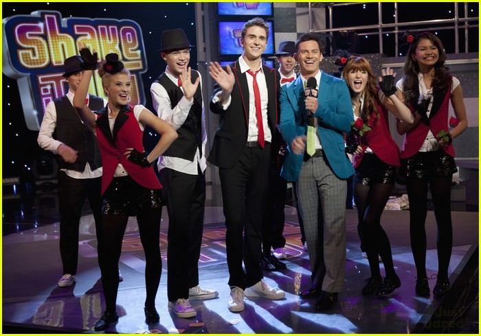 Bella Thorne & Zendaya: Marisa Jaret Winokur Guest Stars on Shake It Up!