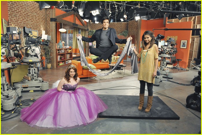 Jennifer Stone: David Copperfield Makes Magic On 'Wizards'