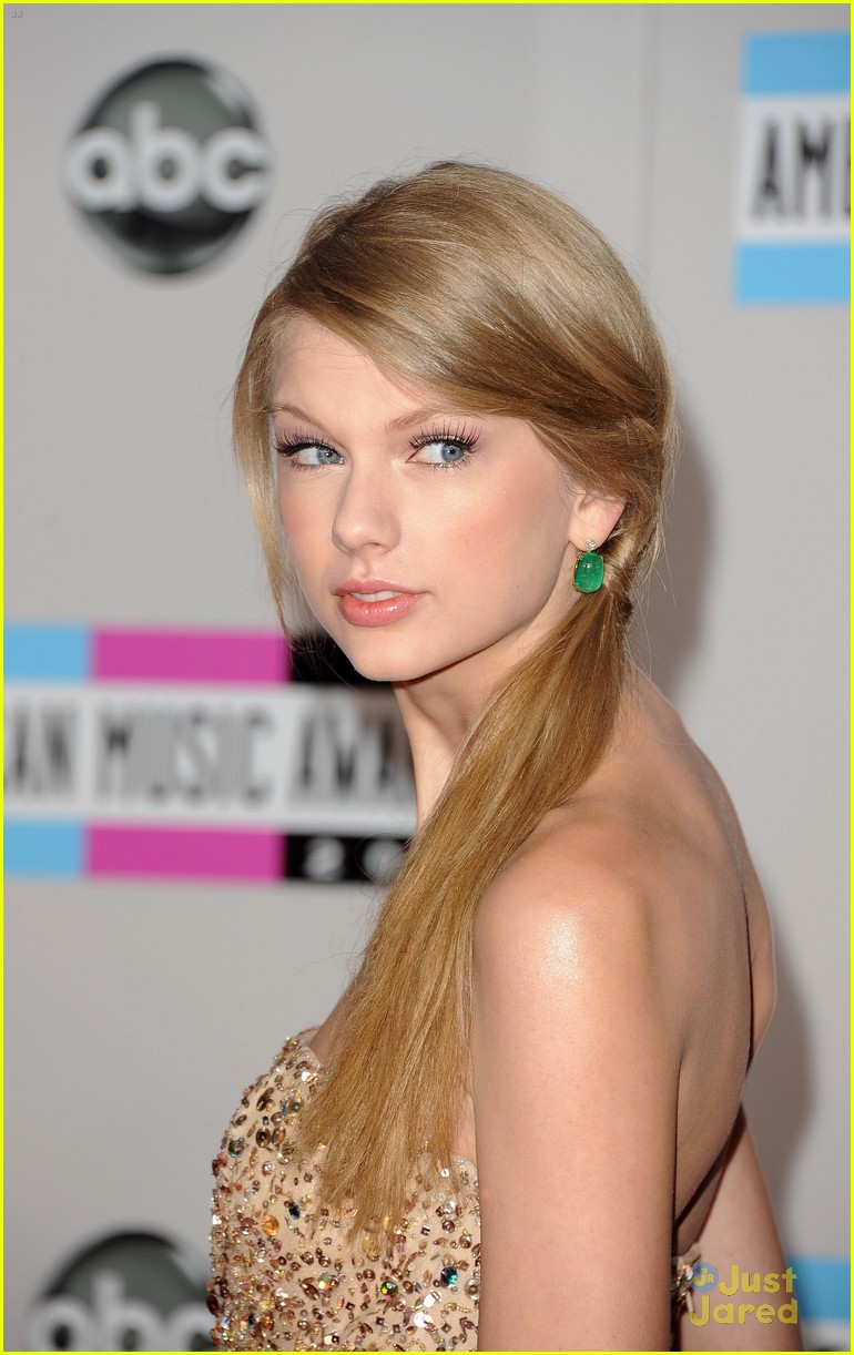 Taylor Swift - American Music Awards 2011