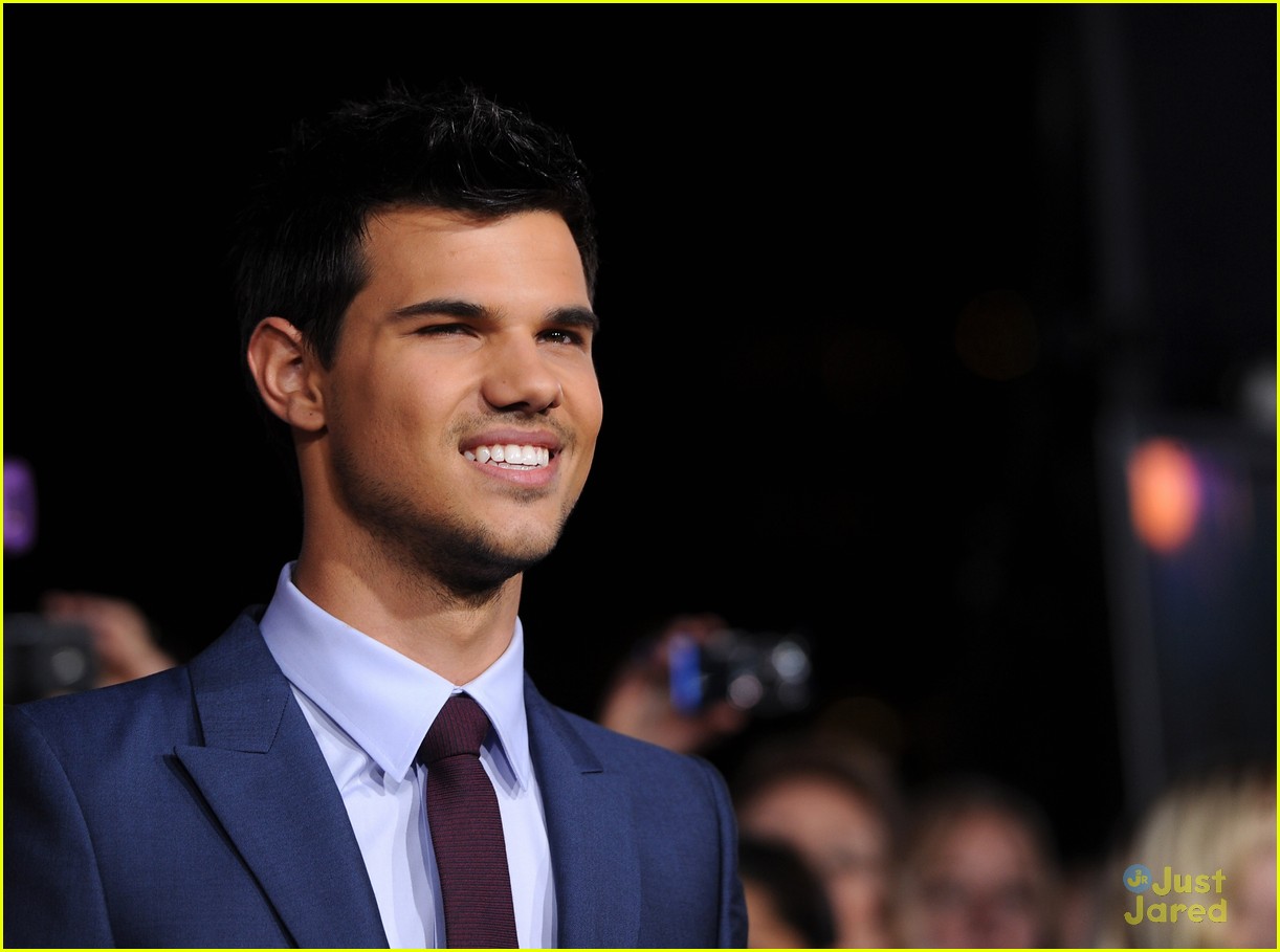 Taylor Lautner: 'Breaking Dawn' Premiere!