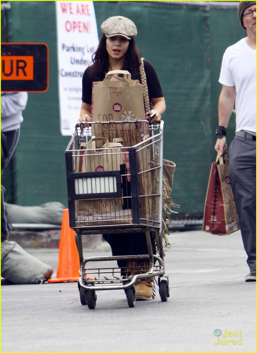 Vanessa Hudgens & Austin Butler: Lunch Lovers