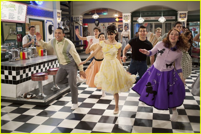 Selena Gomez & Jennifer Stone: Rock Around The Clock!