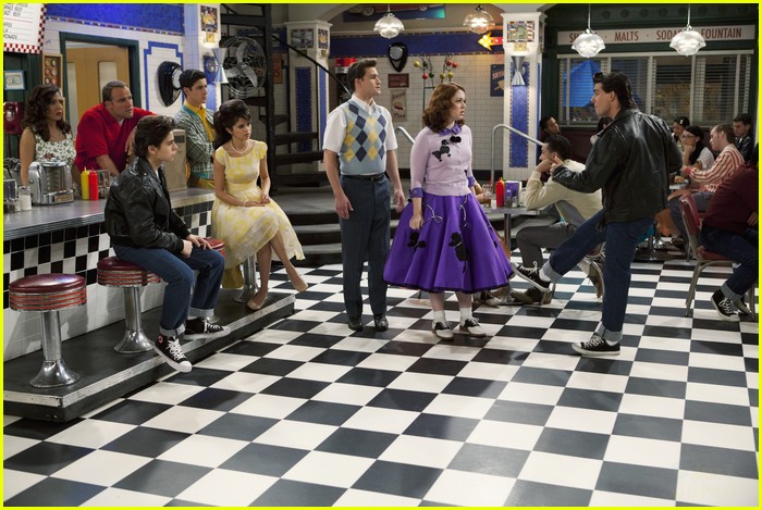 Selena Gomez & Jennifer Stone: Rock Around The Clock!