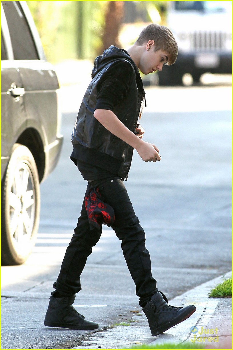Justin Bieber: 'Under The Mistletoe' Goes Platinum!