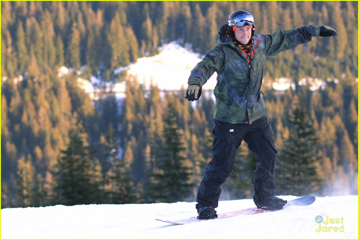 Cory Monteith: Snowboarding on Cypress Mountain
