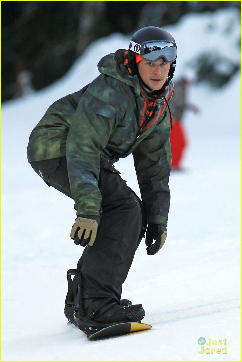 Cory Monteith: Snowboarding on Cypress Mountain