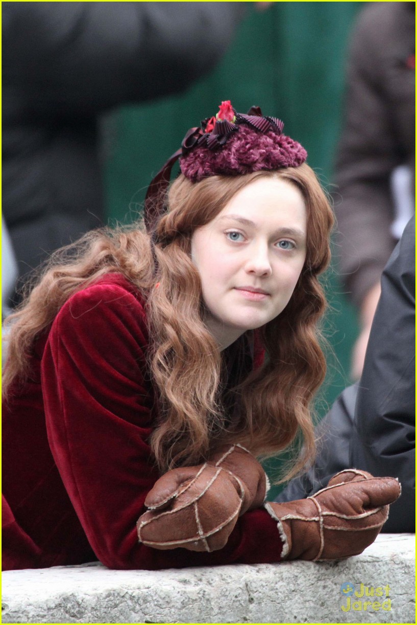 Dakota Fanning: Effie's Gondola Lesson