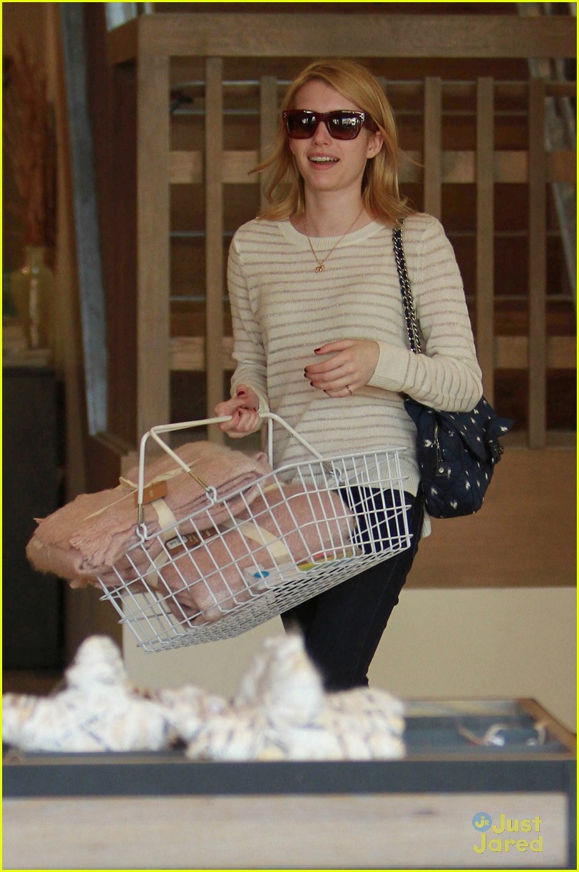 Emma Roberts: Ken Paves Salon Stop
