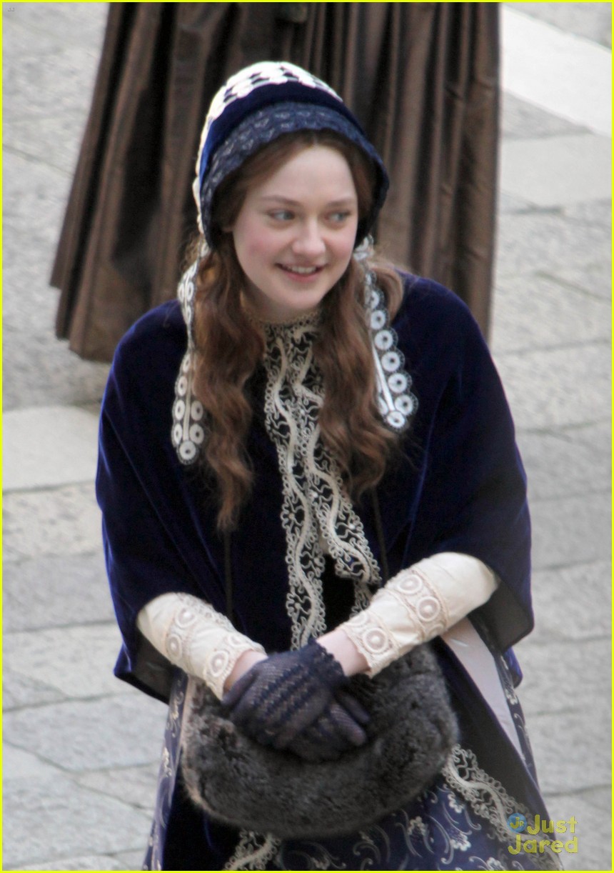Dakota Fanning: Little Red Riding 'Effie'