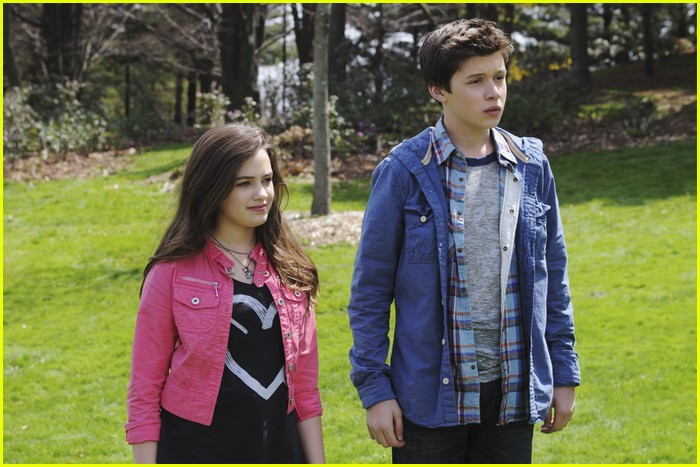 Stefanie Scott & Mary Mouser: New 'Frenemies' Pics!