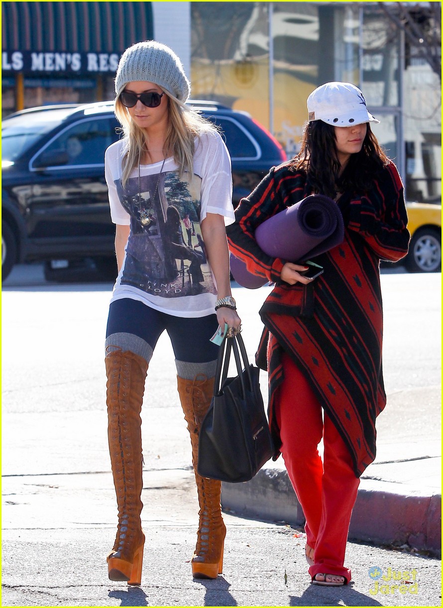 Vanessa Hudgens & Ashley Tisdale: Breakfast Besties