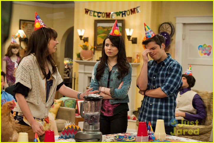 Nora Dershlit is Still Psycho for iCarly!