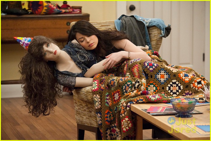 Nora Dershlit is Still Psycho for iCarly!
