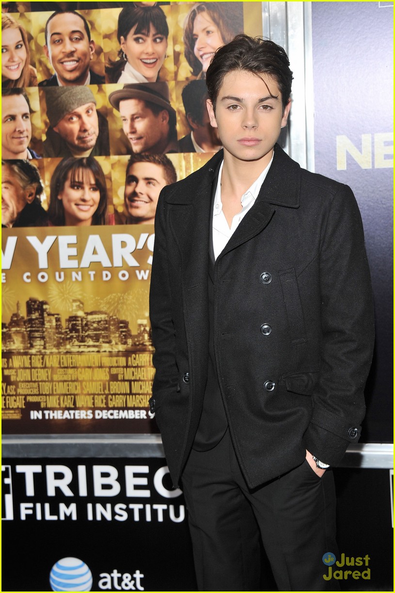Jake T. Austin & Nat Wolff: 'New Year's Eve' Premiere!