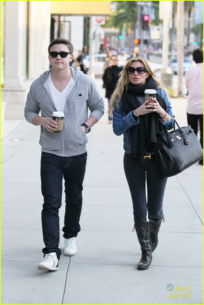 Jesse McCartney: Hermes Holiday Shopping