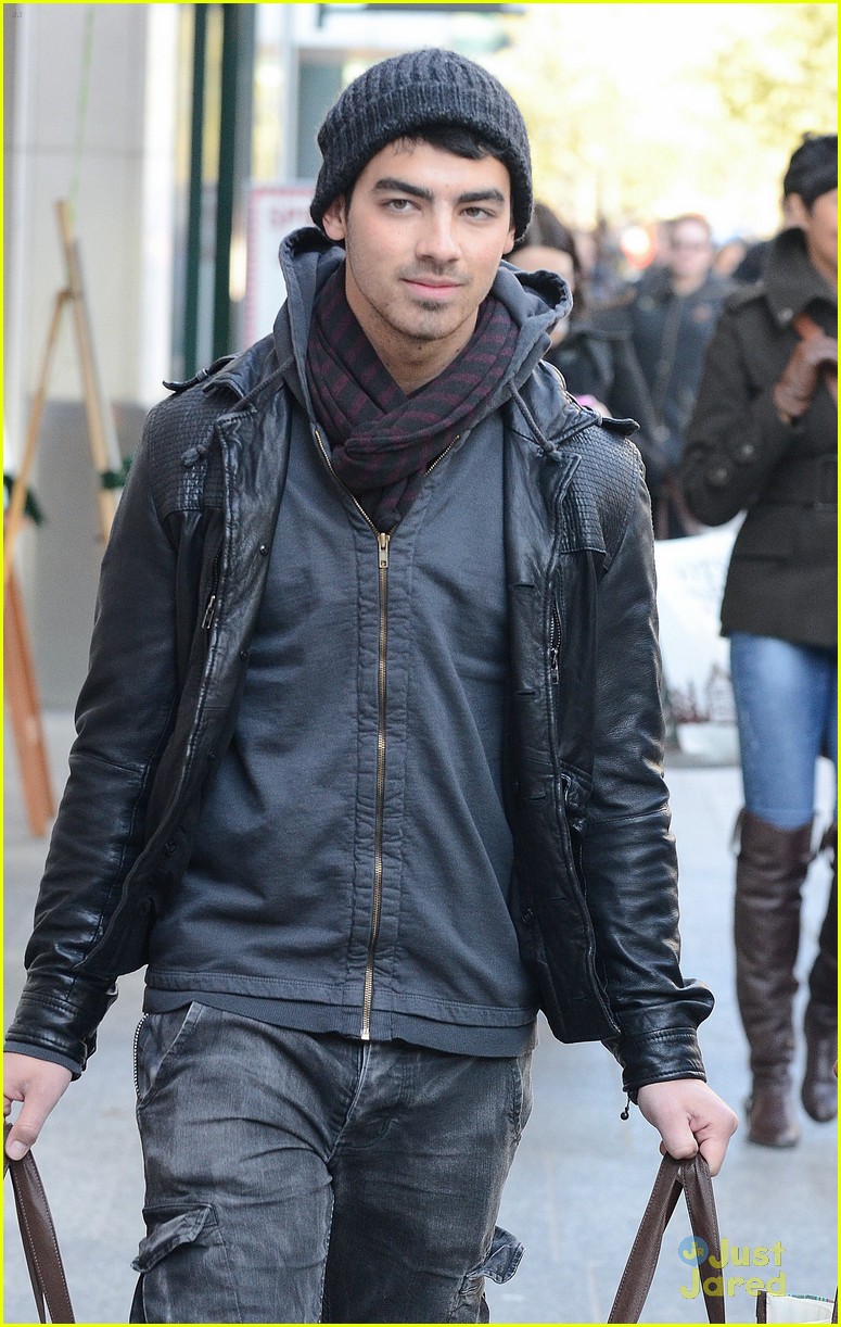 Joe Jonas: Calvin Klein Opening in Toronto!