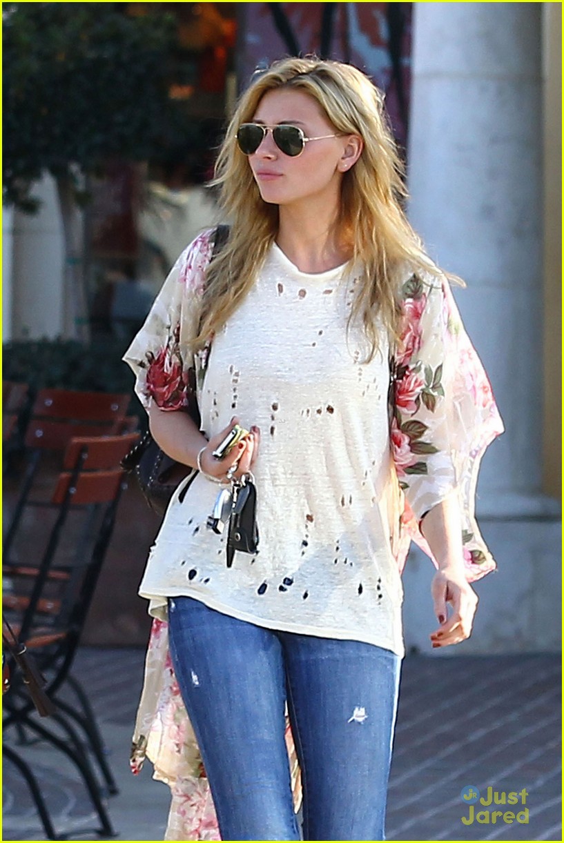 Aly & AJ Michalka: Le Pain Lunchers