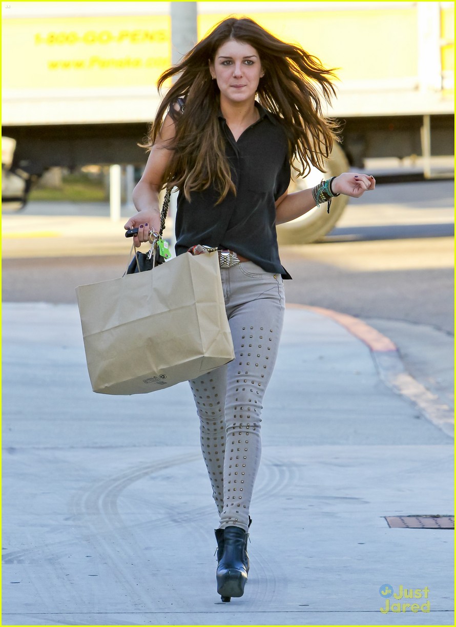 Shenae Grimes: Fred Segal Stop