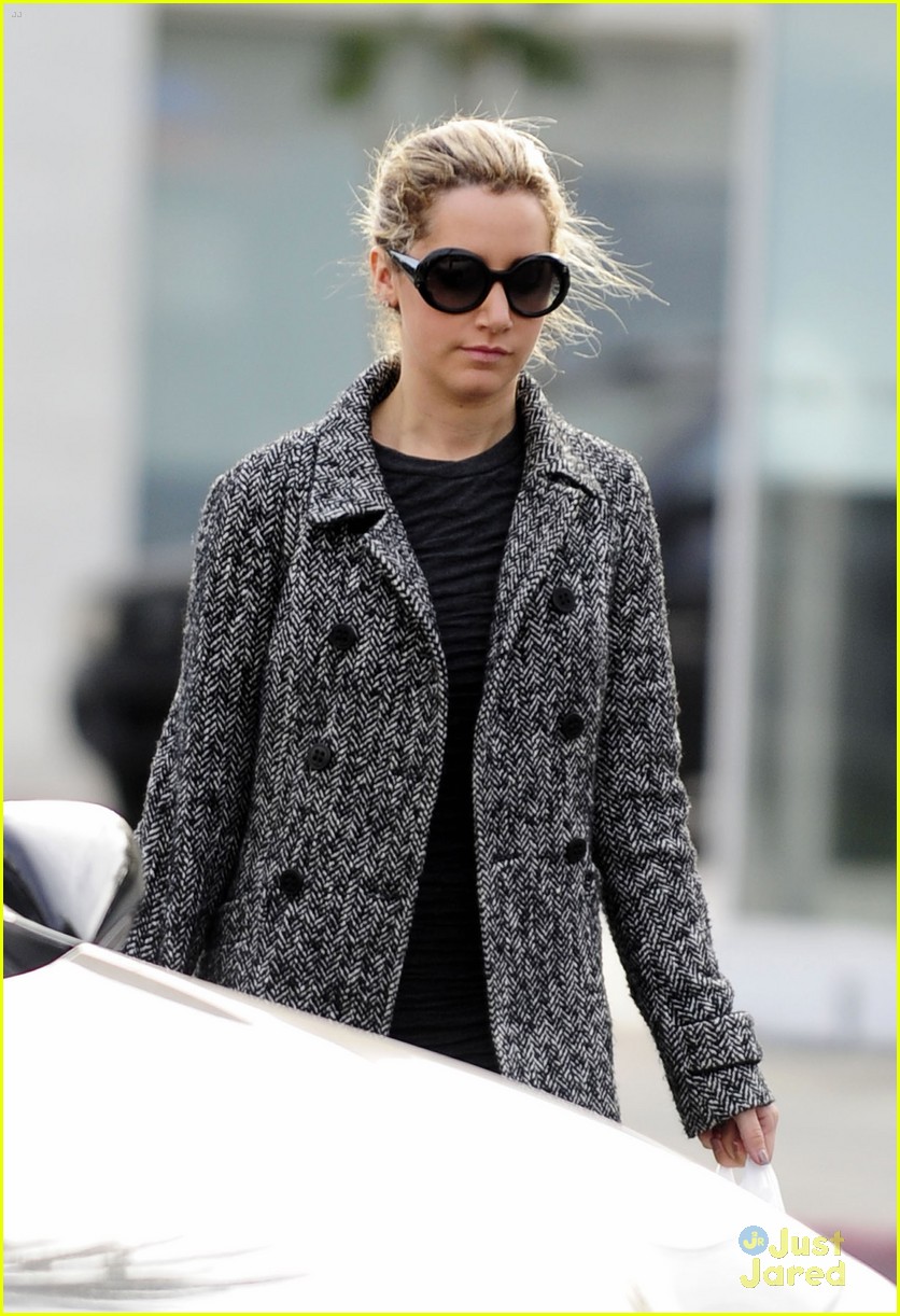 Ashley Tisdale: Salon Stop!