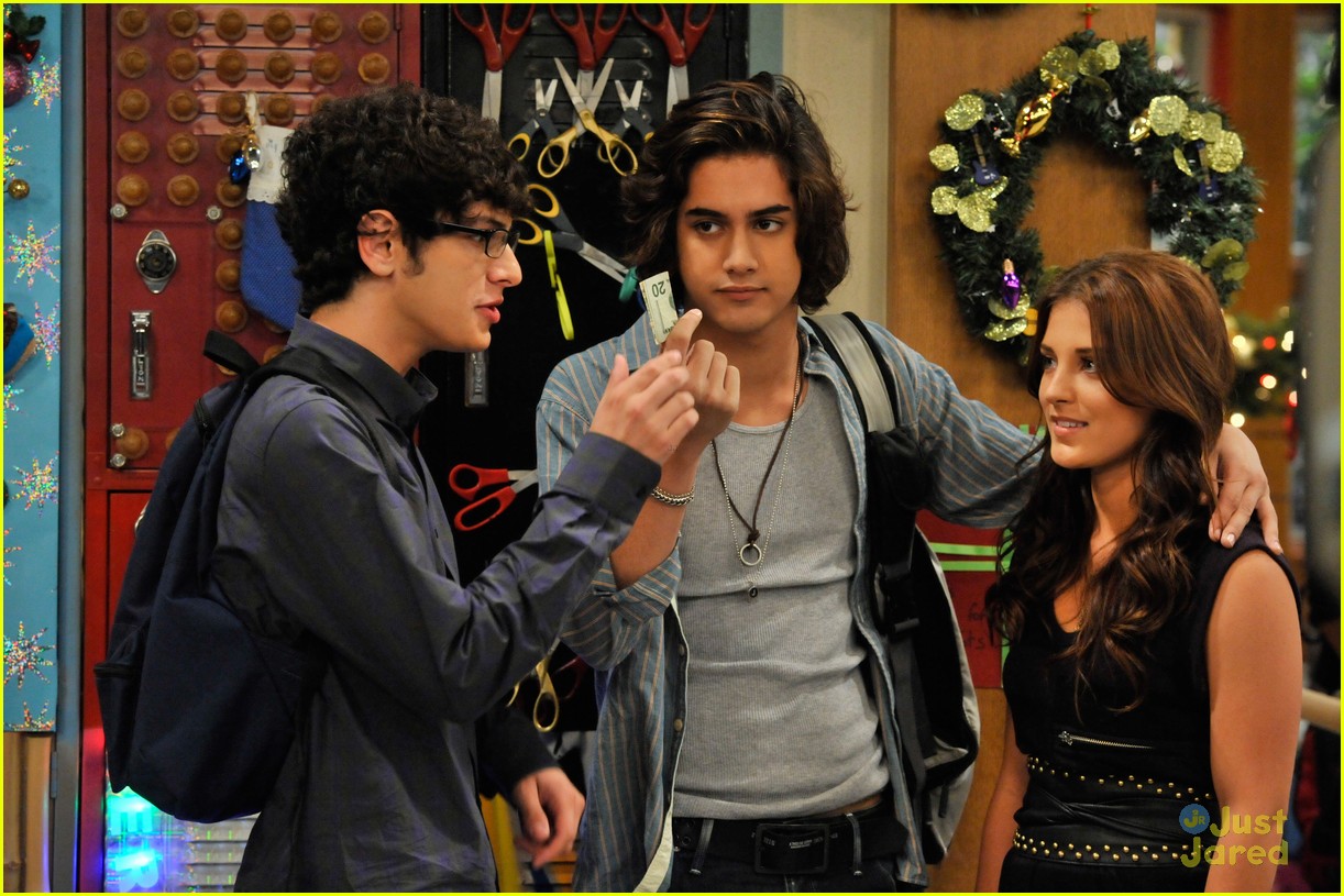 Victoria Justice: Hollywood Arts Holidays!