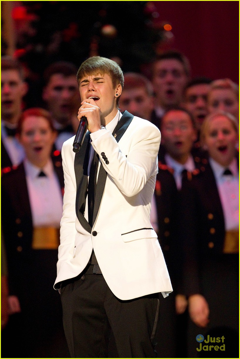 Victoria Justice & Justin Bieber: Christmas in Washington Airs Tonight!
