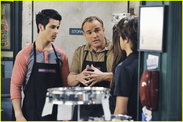 Wizards of Waverly Place: The Family Wizard Competition!