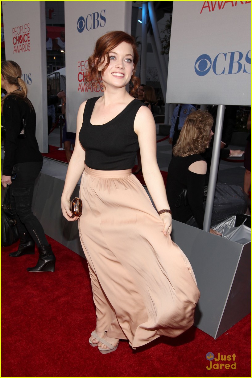 Carly Chaikin: People's Choice Awards with Jane Levy
