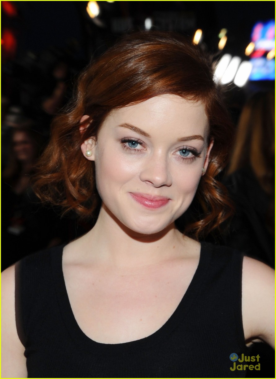 Carly Chaikin: People's Choice Awards with Jane Levy
