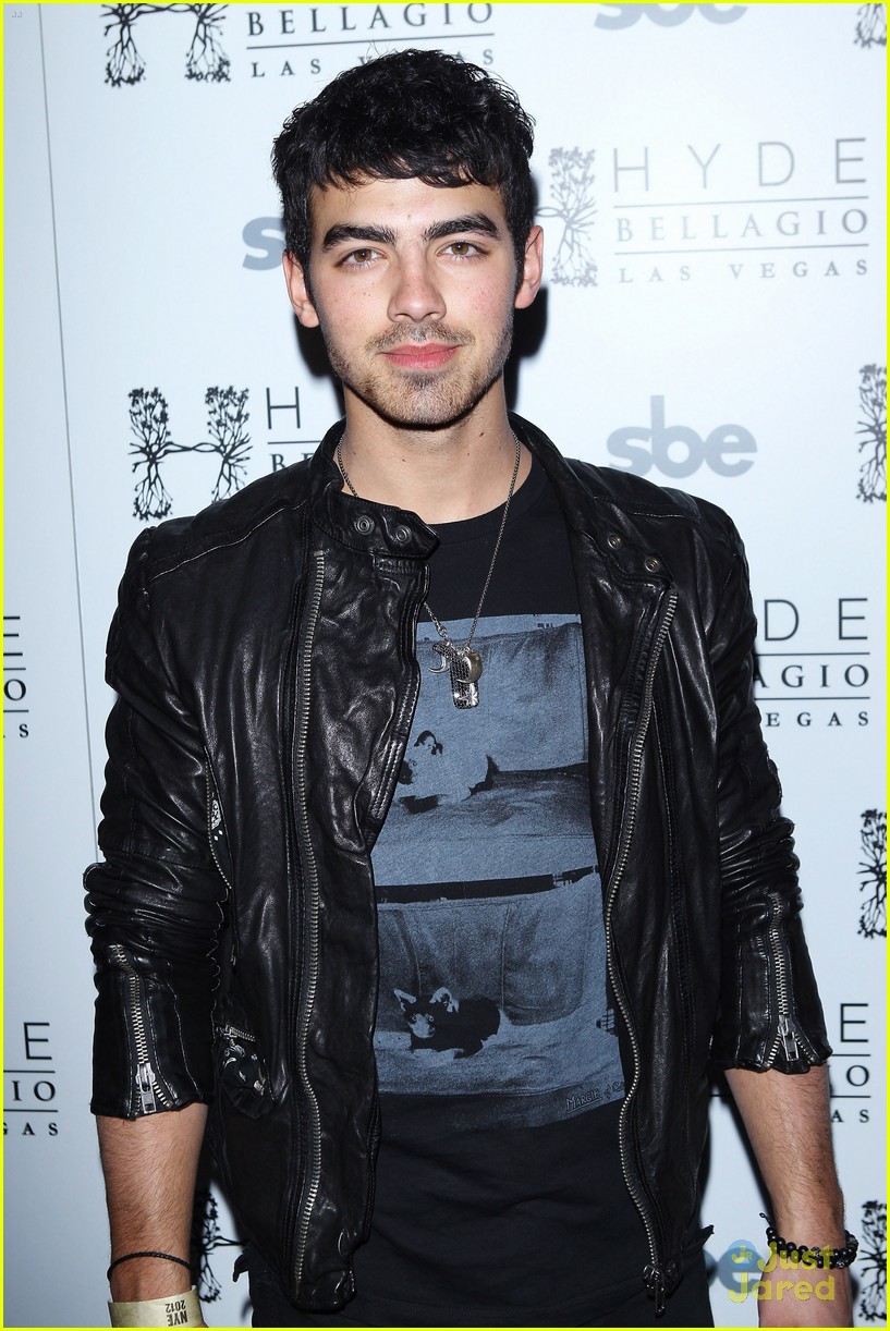 Joe Jonas & Lauren Conrad: New Year's Eve at Bellagio!